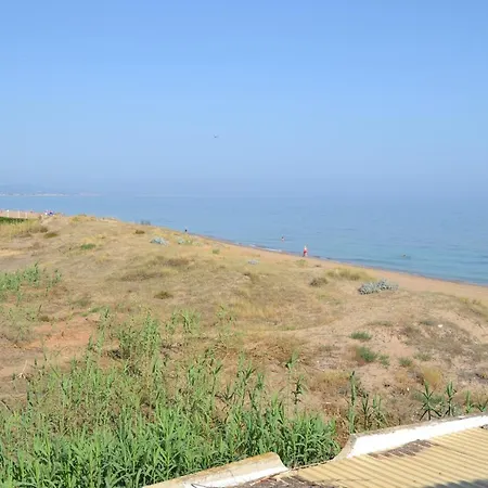 Laguna Locdenia Apartamento *